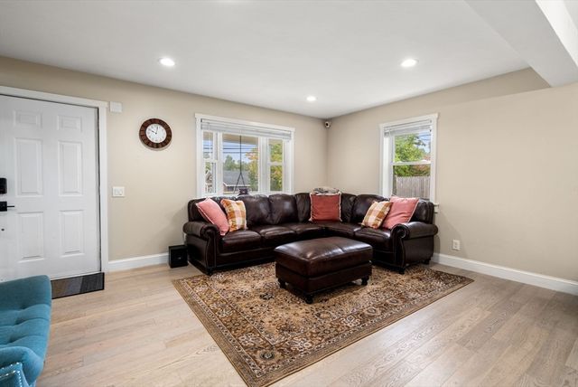 63 Pine St, Natick, MA 01760