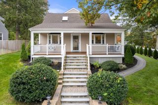 63 Pine St, Natick, MA 01760
