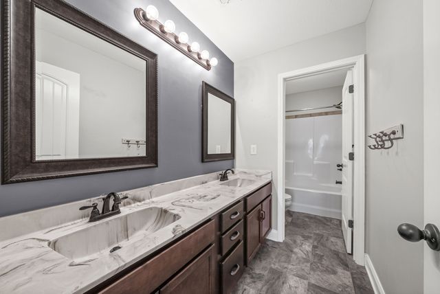 731 Crestone Lane, Clarksville, TN 37042