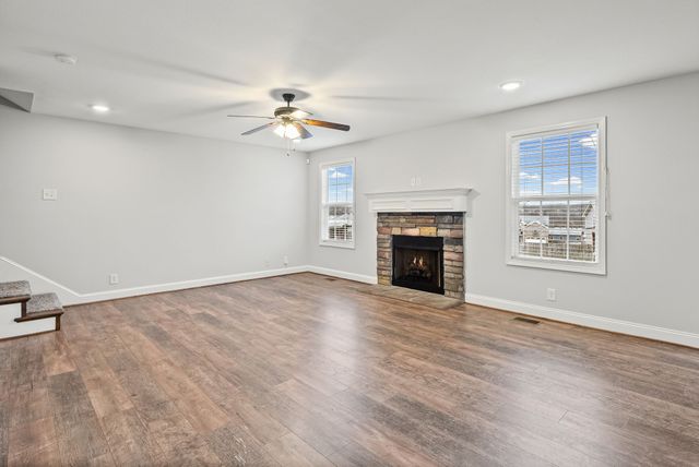 731 Crestone Lane, Clarksville, TN 37042