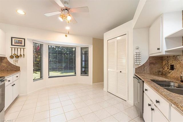 124 Versailles CIR, Naples, FL 34112
