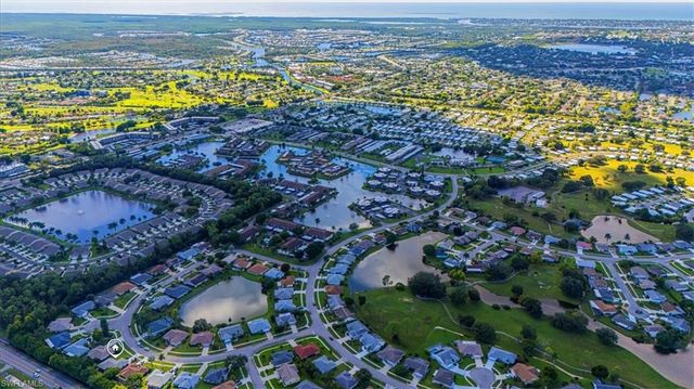 124 Versailles CIR, Naples, FL 34112