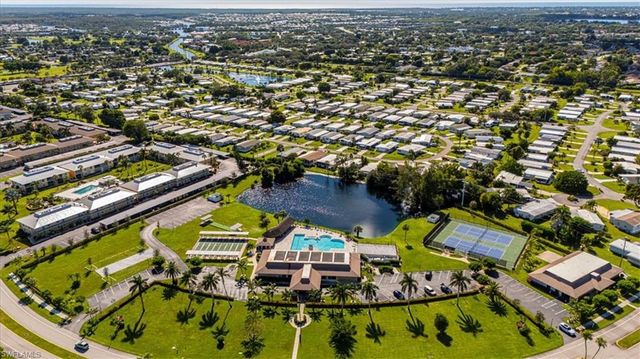 124 Versailles CIR, Naples, FL 34112