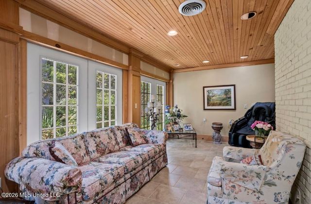 101 Olympia Fields, Jackson, MS 39211