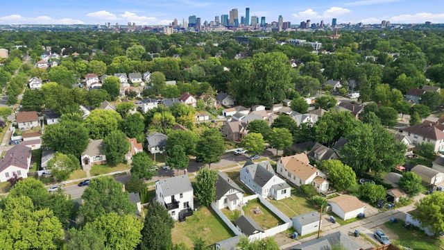 1515 Upton Avenue N, Minneapolis, MN 55411