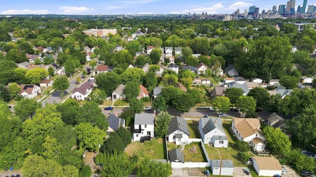 1515 Upton Avenue N, Minneapolis, MN 55411