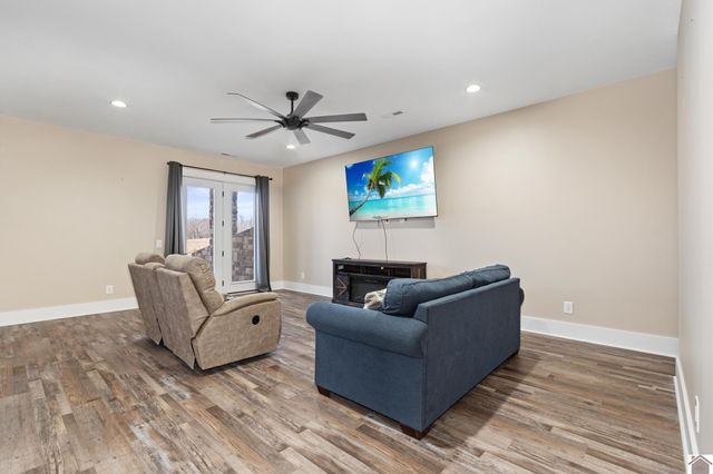 600 Liberty Road, Princeton, KY 42445