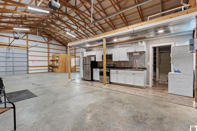 600 Liberty Road, Princeton, KY 42445