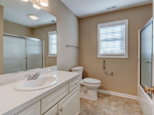 74 Brookview Place 74, Southington, CT 06479