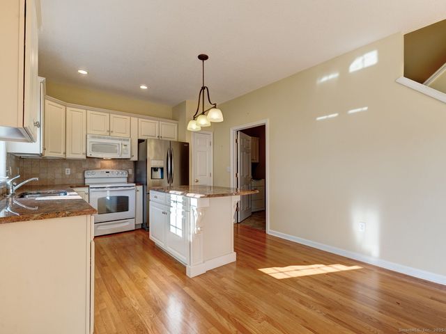 74 Brookview Place 74, Southington, CT 06479