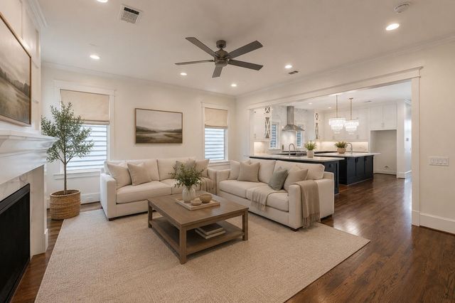 828 E 28th Street, Houston, TX 77009