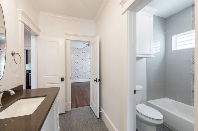 828 E 28th Street, Houston, TX 77009
