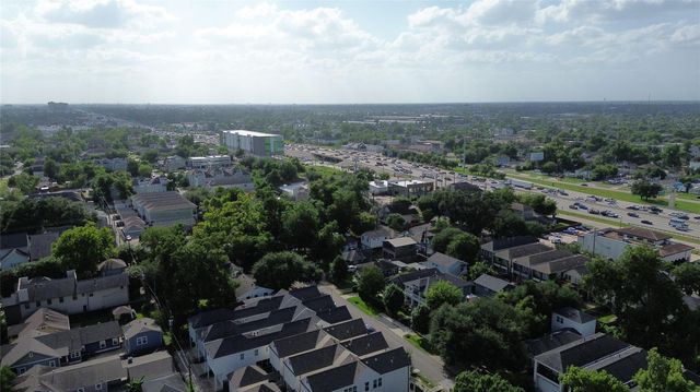 828 E 28th Street, Houston, TX 77009