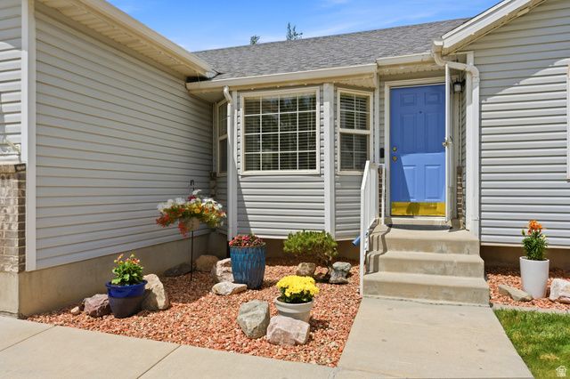 976 W 1400 S, Woods Cross, UT 84087