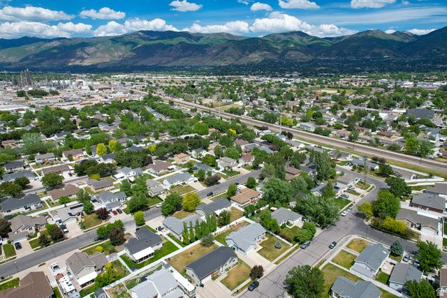 976 W 1400 S, Woods Cross, UT 84087