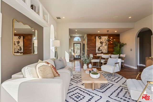 8015 Rosewood Avenue, Los Angeles, CA 90048