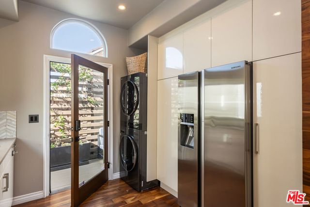 8015 Rosewood Avenue, Los Angeles, CA 90048