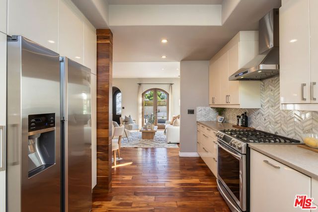 8015 Rosewood Avenue, Los Angeles, CA 90048