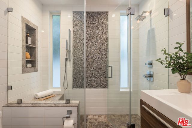 8015 Rosewood Avenue, Los Angeles, CA 90048