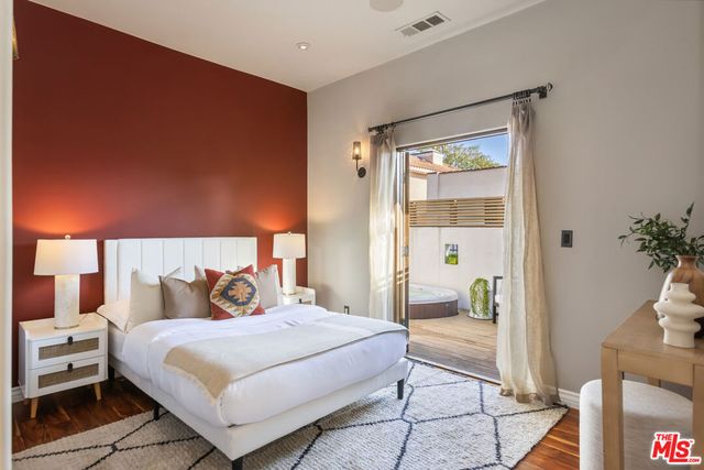 8015 Rosewood Avenue, Los Angeles, CA 90048