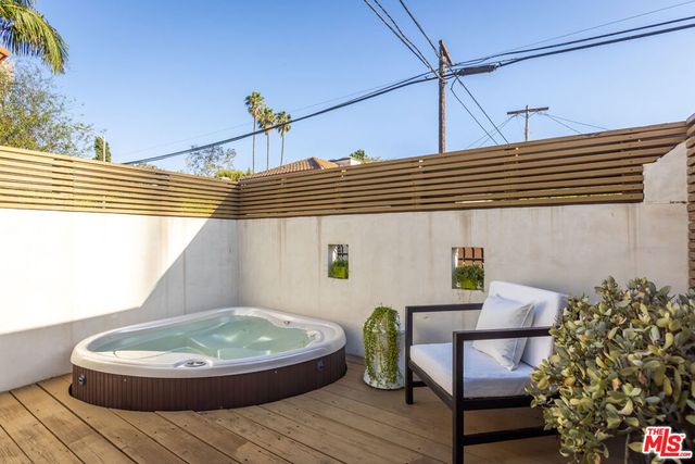 8015 Rosewood Avenue, Los Angeles, CA 90048