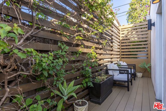 8015 Rosewood Avenue, Los Angeles, CA 90048
