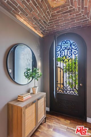8015 Rosewood Avenue, Los Angeles, CA 90048
