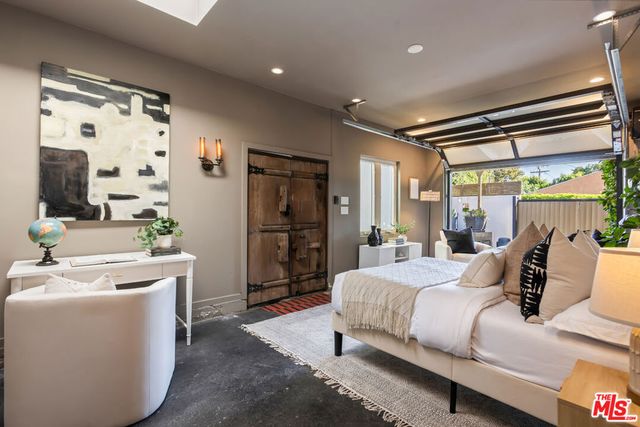 8015 Rosewood Avenue, Los Angeles, CA 90048