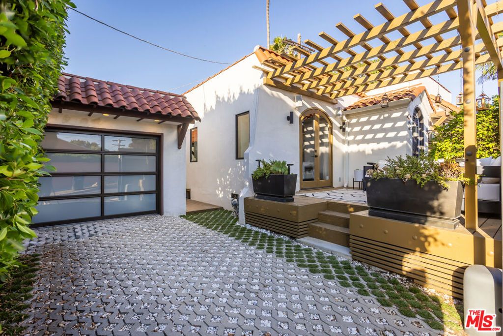 8015 Rosewood Avenue, Los Angeles, CA 90048 — photo 2