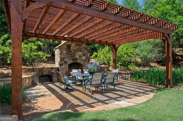 785 Owens Lake Road, Milton, GA 30004