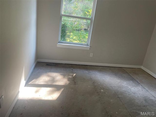 2932 Sherwood Drive, Florissant, MO 63031