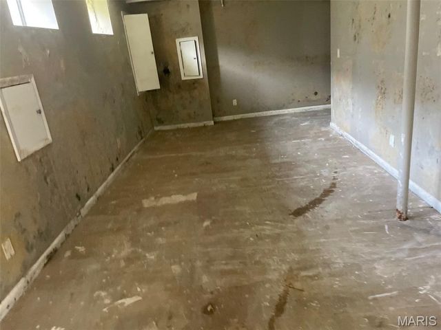 2932 Sherwood Drive, Florissant, MO 63031