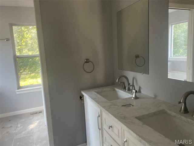 2932 Sherwood Drive, Florissant, MO 63031