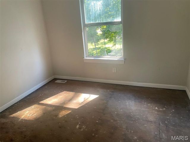 2932 Sherwood Drive, Florissant, MO 63031