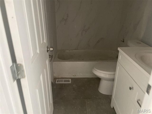 2932 Sherwood Drive, Florissant, MO 63031