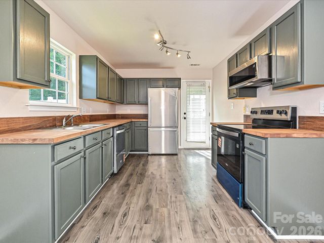 6302 Summerour Place, Charlotte, NC 28214