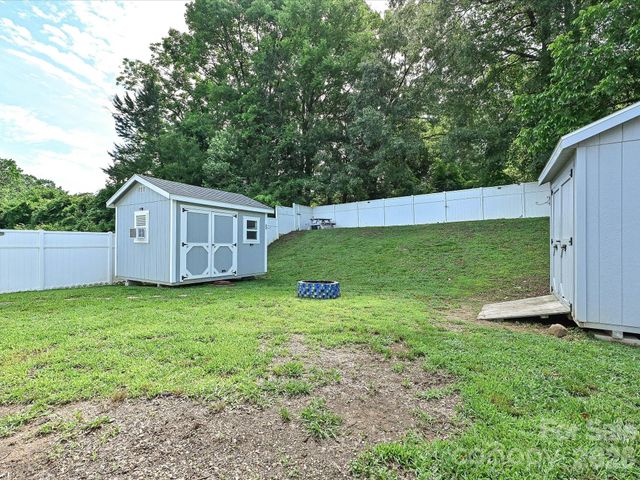6302 Summerour Place, Charlotte, NC 28214