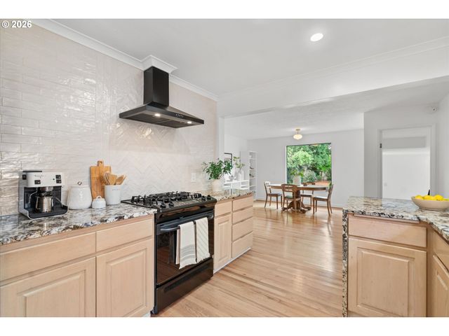 2117 C St, Forest Grove, OR 97116