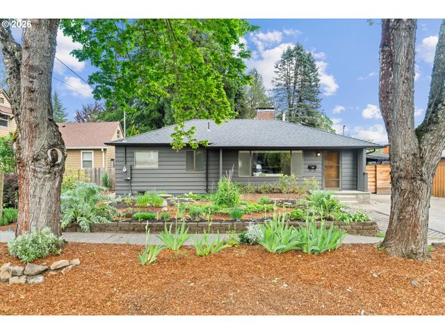 2117 C St, Forest Grove, OR 97116