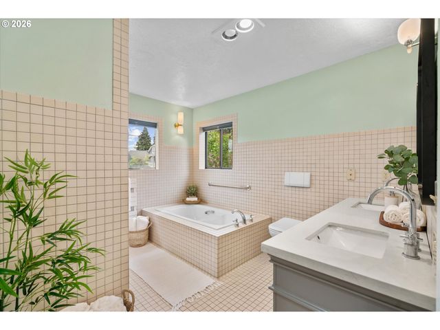 2117 C St, Forest Grove, OR 97116