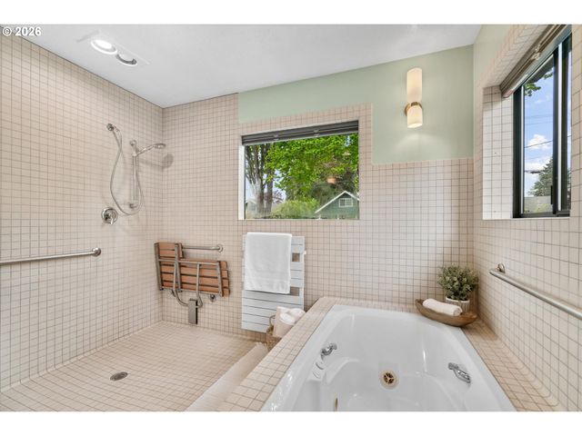 2117 C St, Forest Grove, OR 97116