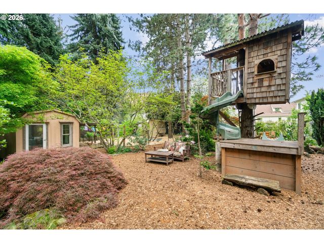 2117 C St, Forest Grove, OR 97116
