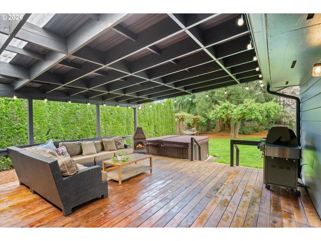 2117 C St, Forest Grove, OR 97116