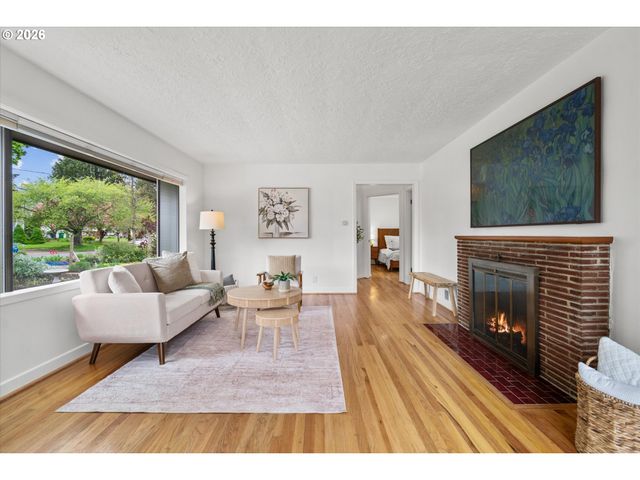 2117 C St, Forest Grove, OR 97116