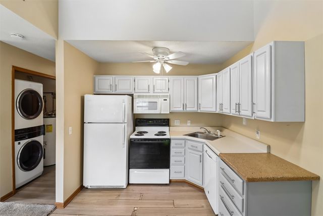 1213 10th Avenue NW, Altoona, IA 50009