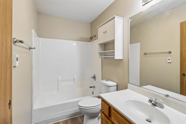 1213 10th Avenue NW, Altoona, IA 50009