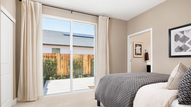 7967 Riverflow Way, Sacramento, CA 95832