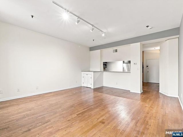 227 Columbus Drive 214b, Jersey City, NJ 07302