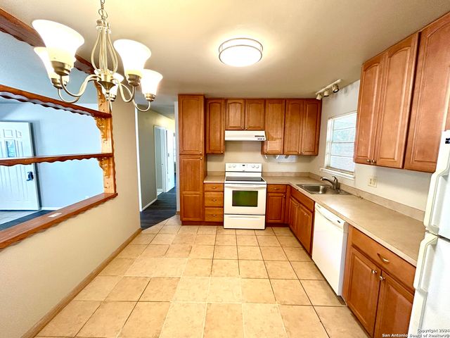 206 Northview Dr., San Antonio, TX 78148