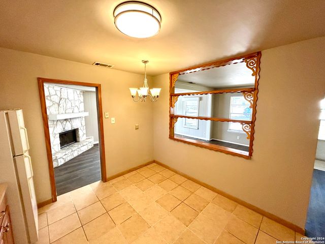 206 Northview Dr., San Antonio, TX 78148